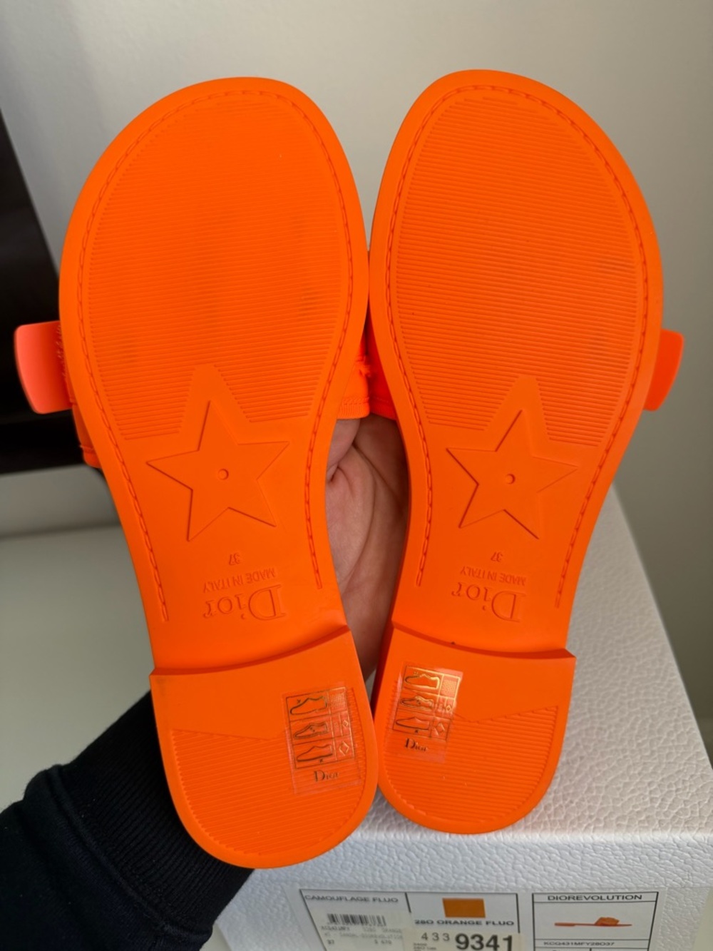 Dior Orange Fluo Logo Slide Sandals - Picture 4 of 7